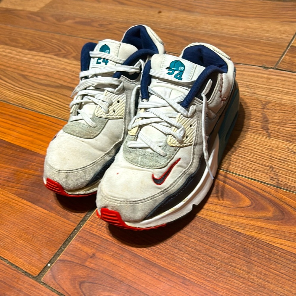 Ken Griffey jr air max size 5.5y